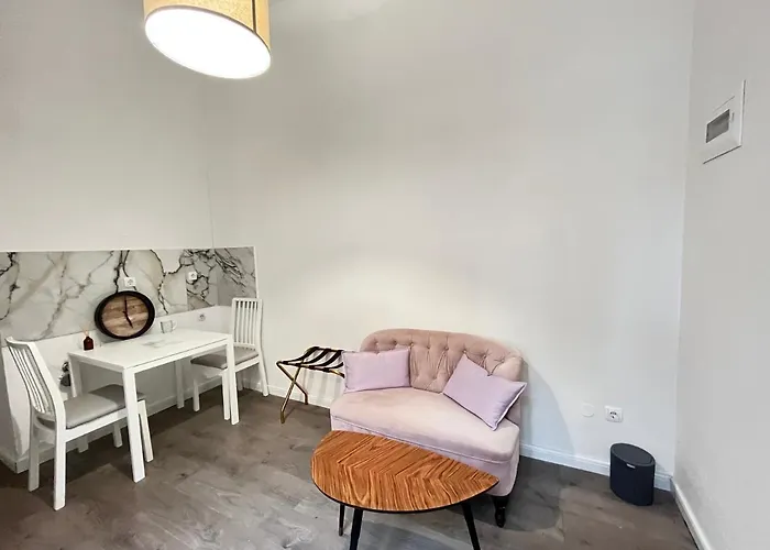 Apartment And Rooms Stay