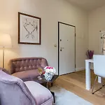 Apartment And Rooms Stay
